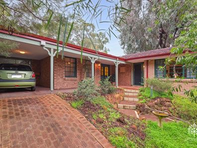 43 Sampson Road, Kalamunda WA 6076