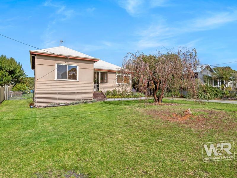 9 Angove Road, Spencer Park WA 6330