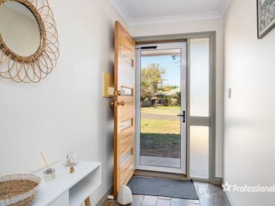 1/5 Kookynie Close, Hannans WA 6430