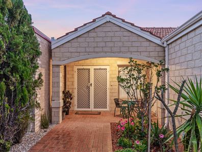 45 Canavan Crescent, Manning WA 6152