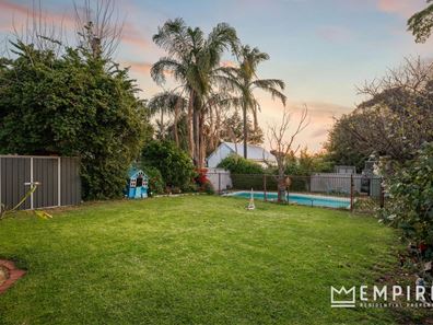 31 Shepherd Street, Beaconsfield WA 6162