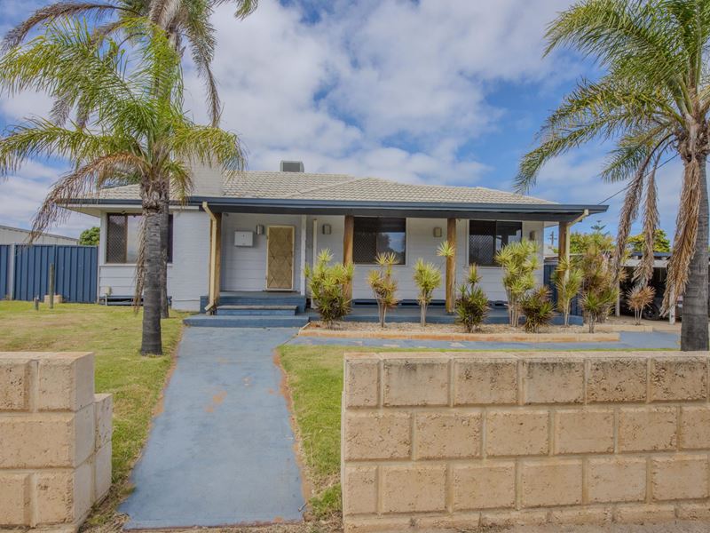 4 Critch Place, Wonthella WA 6530