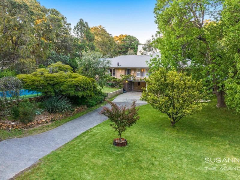 1 Silverdale Road, Lesmurdie WA 6076