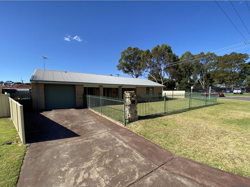 1 Salween Place, Greenfields WA 6210