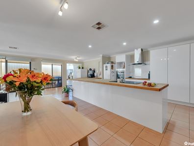 13 Buchanan Place, Tarcoola Beach WA 6530