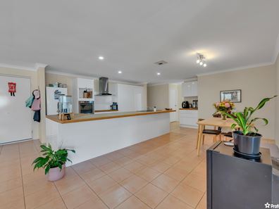 13 Buchanan Place, Tarcoola Beach WA 6530