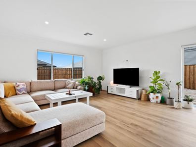 54 Saltriver Street, Ellenbrook WA 6069