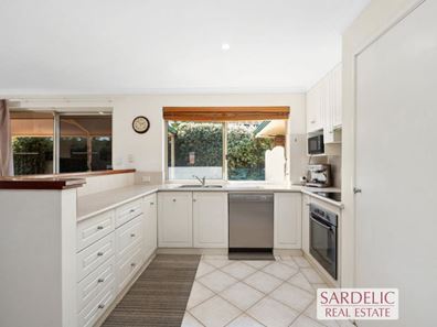 15 Klem Avenue, Salter Point WA 6152
