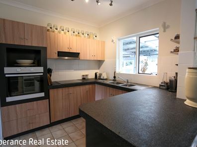 21 Burton Road, Castletown WA 6450