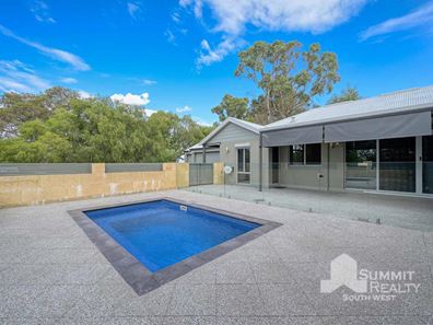 5 Hildas Close, College Grove WA 6230