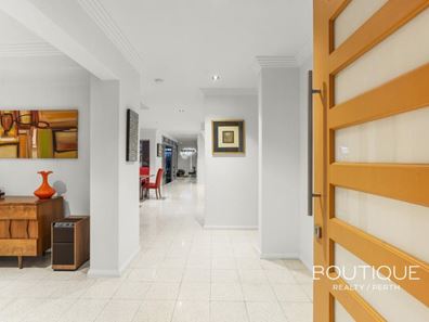 8 University Avenue, Churchlands WA 6018