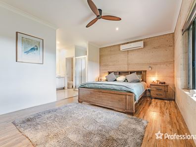 30 Leavy Road, Waroona WA 6215