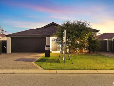 24 Larimar Parade, Byford WA 6122