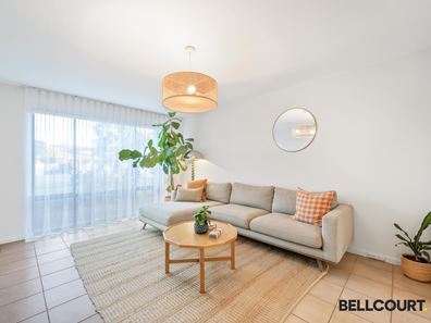 4/4 Saunders Street, Como WA 6152