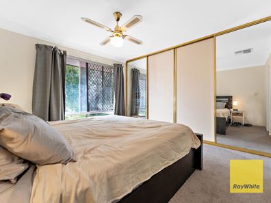 72 Forest Lakes Drive, Thornlie WA 6108