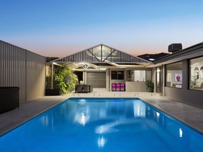 17 Edgewater Road, Safety Bay WA 6169