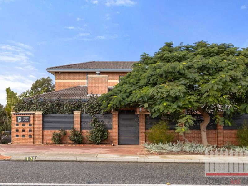 1/13 Hardy Road, Bassendean WA 6054