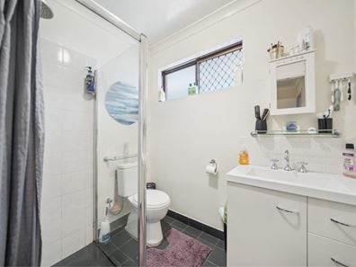 4 Brookdale Drive, Armadale WA 6112