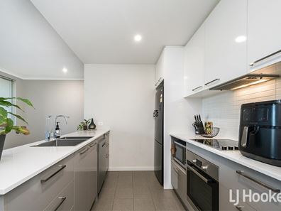 1/35 Honeywood Avenue, Wandi WA 6167