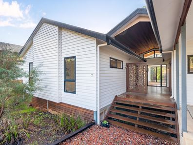 7 Sanctuary Circle, Cowaramup WA 6284