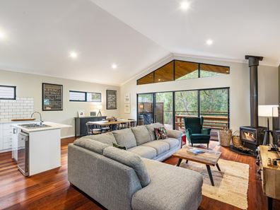 7 Sanctuary Circle, Cowaramup WA 6284