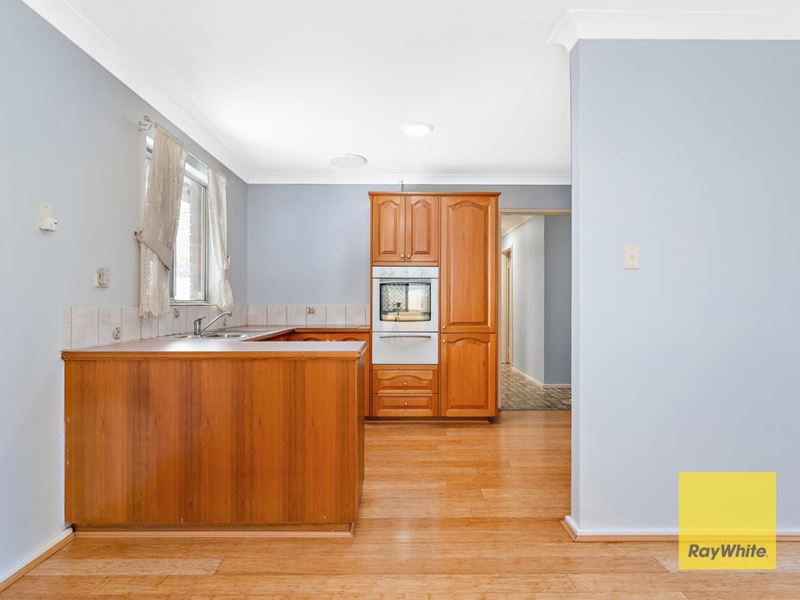 36 Currawong Way, Thornlie WA 6108