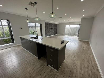 3 Verdigris Loop, Eglinton WA 6034