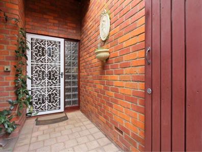 1/9 South Terrace, Como WA 6152