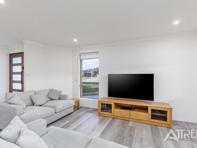 17 Endeavour Court, Thornlie WA 6108