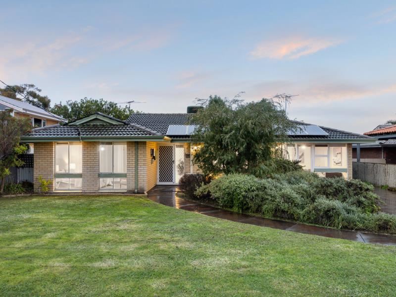 26 Hawker Street, Safety Bay WA 6169