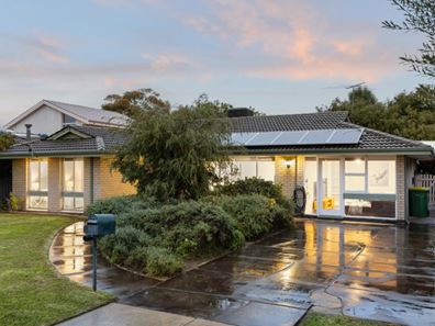 26 Hawker Street, Safety Bay WA 6169