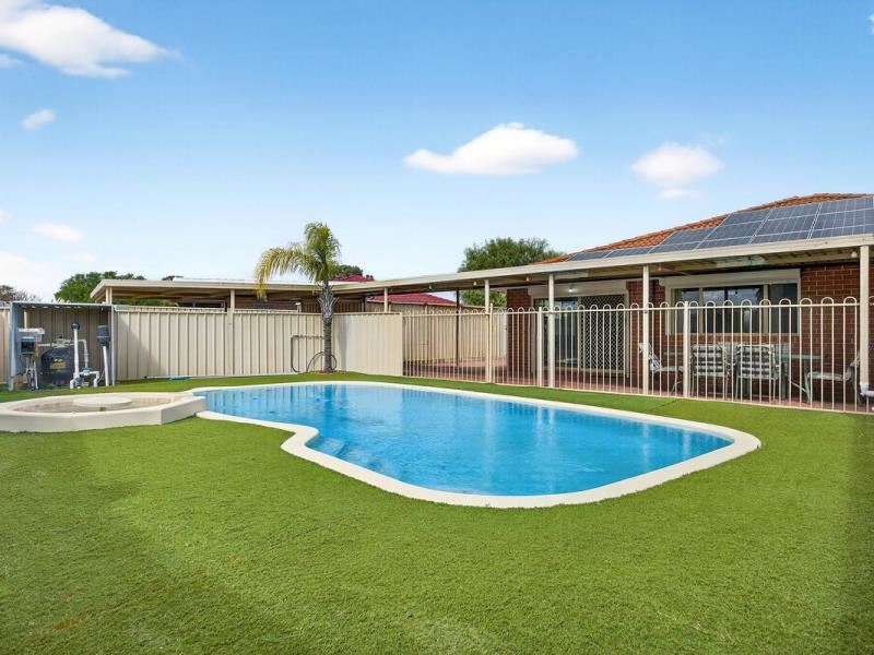 1 Limosa Glade, Warnbro WA 6169