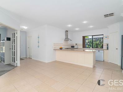 15a Shadwell Court, Caversham WA 6055