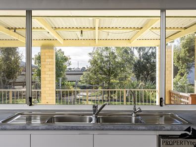 9 Moloney Street, Utakarra WA 6530