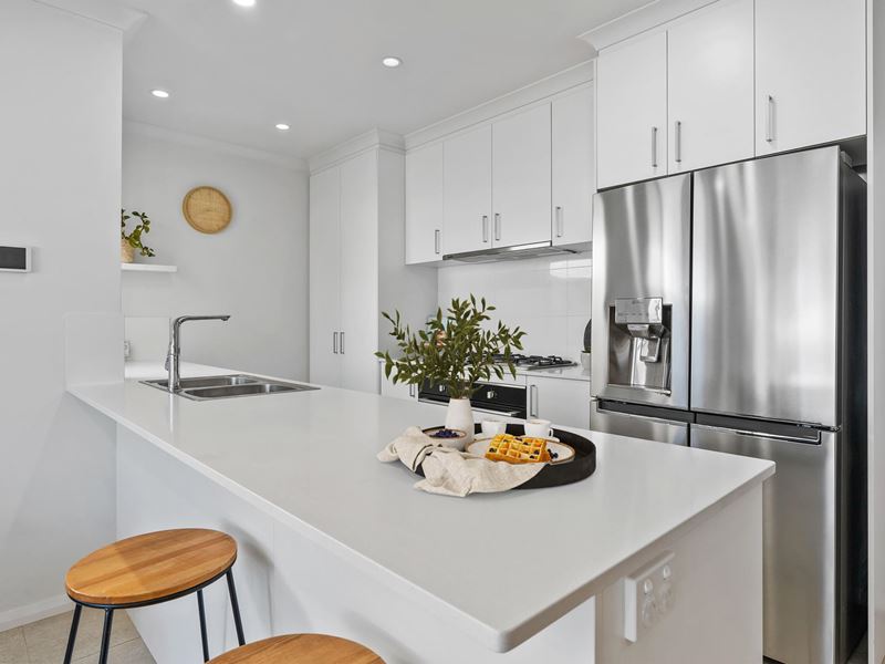 8 Knave Lane, Innaloo WA 6018