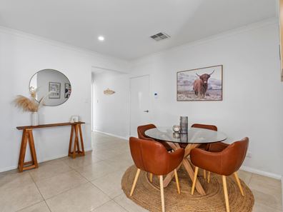 8 Knave Lane, Innaloo WA 6018