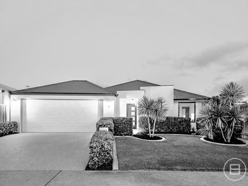 4 Beaufortia Turn, Halls Head WA 6210