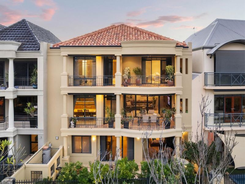 16 Jewell Lane, East Perth WA 6004