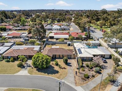 40 Whitworth Avenue, Girrawheen WA 6064