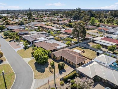 40 Whitworth Avenue, Girrawheen WA 6064