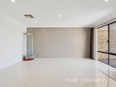 11 Mondrian Approach, Ashby WA 6065