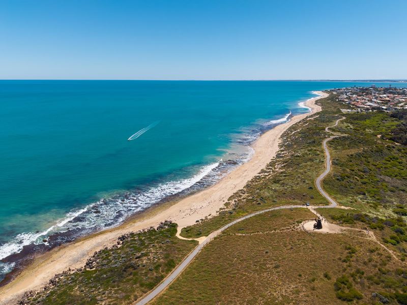 9 Paradise Circuit, Halls Head