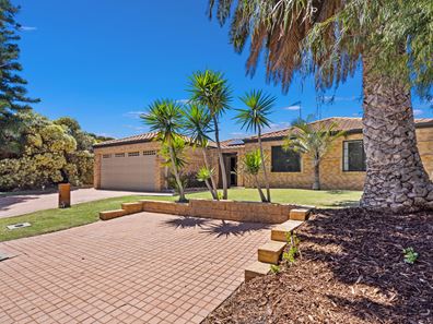 9 Paradise Circuit, Halls Head WA 6210