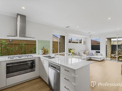 2A Ardrossan Loop, Kingsley WA 6026
