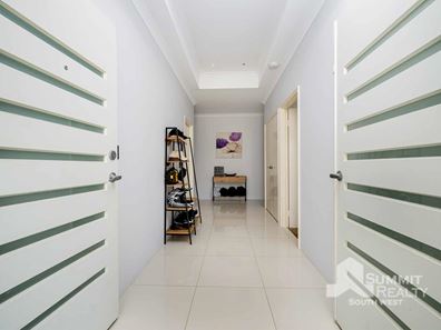 17 Sherwood Drive, Dalyellup WA 6230