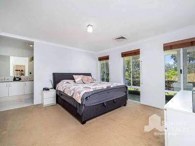 17 Sherwood Drive, Dalyellup WA 6230