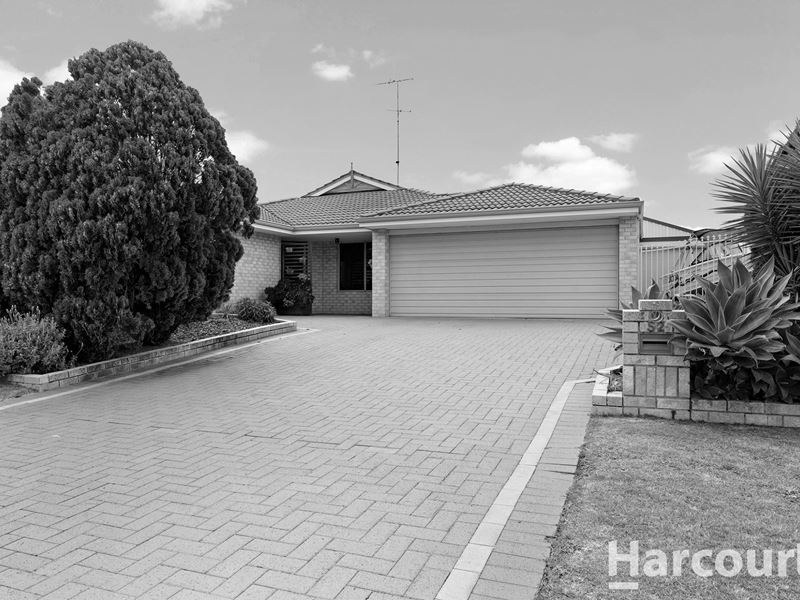 52 Floribunda Avenue, Halls Head WA 6210