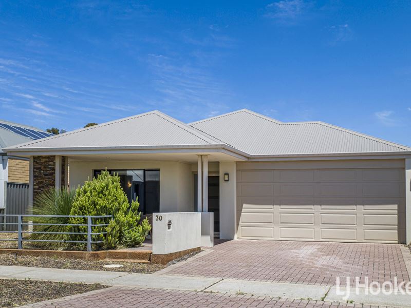 30 Barrington Avenue, Champion Lakes