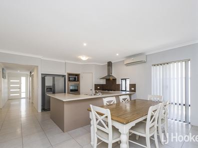 30 Barrington Avenue, Champion Lakes WA 6111