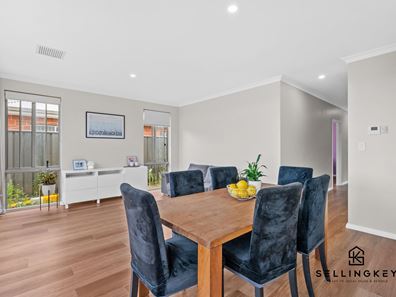 8 WOODLOES STREET, Piara Waters WA 6112